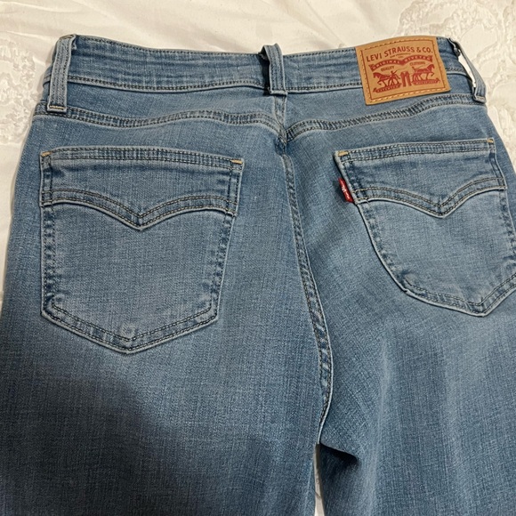 Levi's 725 High Rise Bootcut - Picture 3 of 4